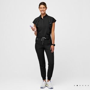 New FIGS high waisted joggers - black